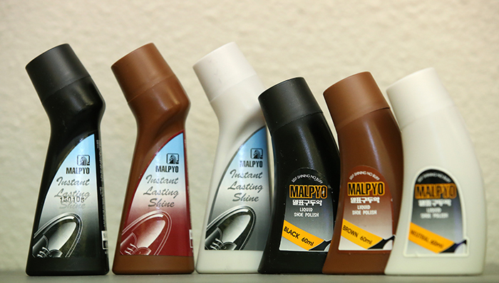 Malpyo Industries also sells a cream-based shoe polish it developed in the 1980s. 