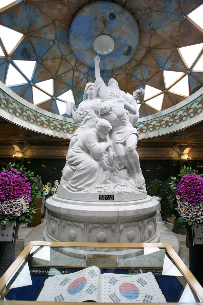 The statue inside the Memorial Tower pays tribute to the unknown soldiers who died during the Korean War.