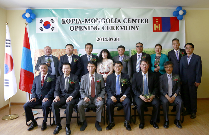  The Rural Development Administration opens the KOPIA Center in Ulaanbaatar, Mongolia, on July 1, to promote farming technology exchange. (photos: courtesy of the RDA) ) 