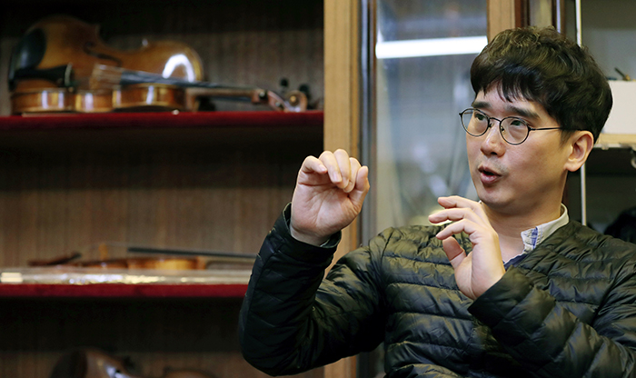 Visitors to the Nakwon Instrument Arcade can find a ‘musical paradise,’ as its name implies, said Choi.
