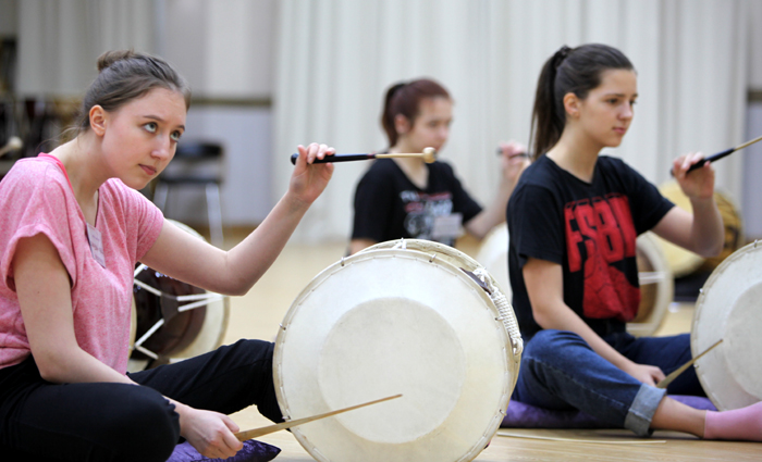 Namdo_Gugak_Center_Russian_Students_04.jpg
