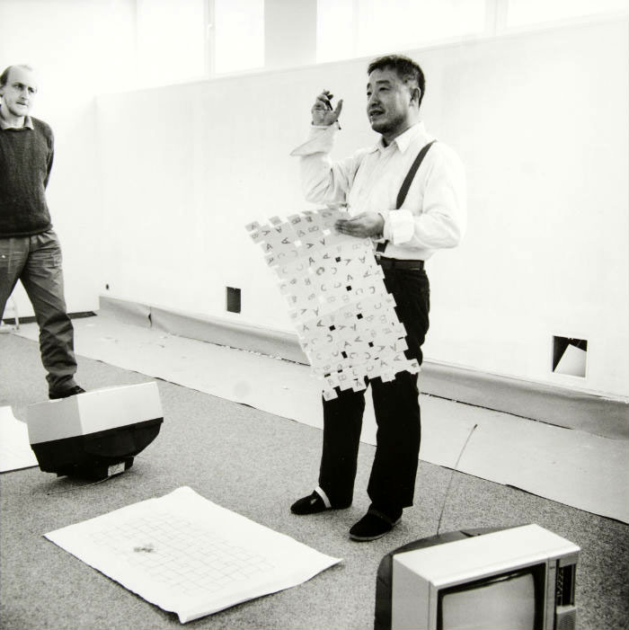 1978, Performance and Video Shooting for <Video Venus> with Students at Kunstakademie Düsseldorf, ⓒPhoto: Ivo Dekovic (photo courtesy of MMCA)