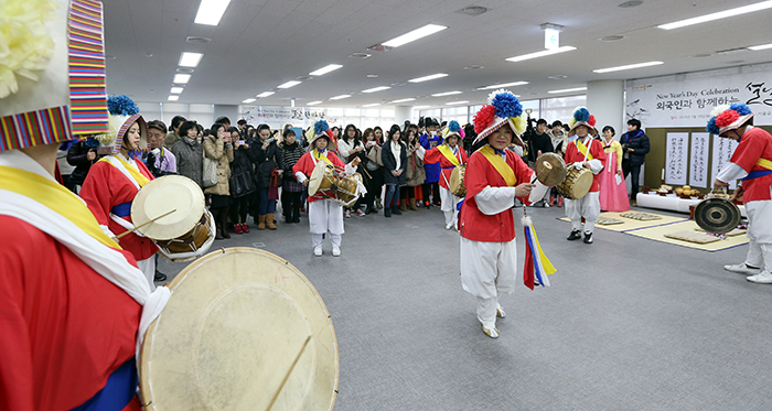 NewYear_Celebration_GlobalCenter_Article_01.jpg