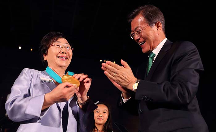 NewYork_Medal_Unveiling_02.jpg