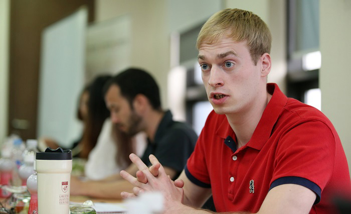 Moritz Haarstick, an exchange student from Germany who was selected to be one of the members of the third class at the Northeast Asian History Academy for Foreigners, speaks about his hope to study more about Korean and German history. 