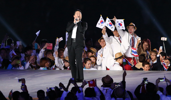 Opening_Ceremony_Incheon_Asiad_13.jpg