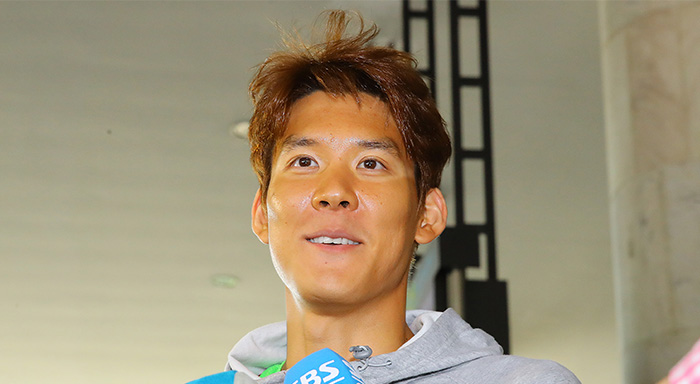South Korean swimmer Park Tae-hwan speaks to reporters at Santos Dumont Airport in Rio de Janeiro on July 31, 2016. (Yonhap)