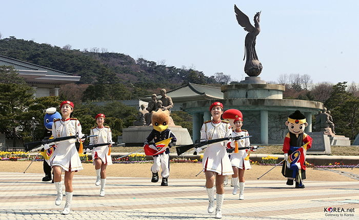 Parade_Event_CheongWaDae_02.jpg