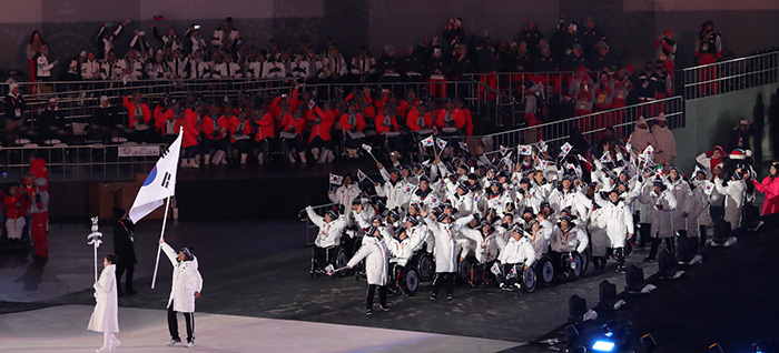 Team Korea enters the PyeongChang Olympic Stadium as part of the Opening Ceremony for the PyeongChang 2018 Paralympic Winter Games on March 9. (Heo Man-jin, Ministry of Culture, Sports and Tourism)