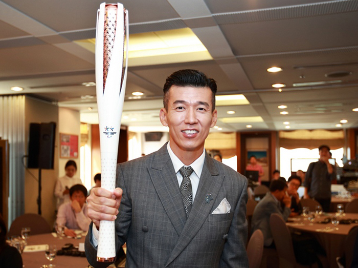 Paralympic_Torch_Unveiling_02.jpg