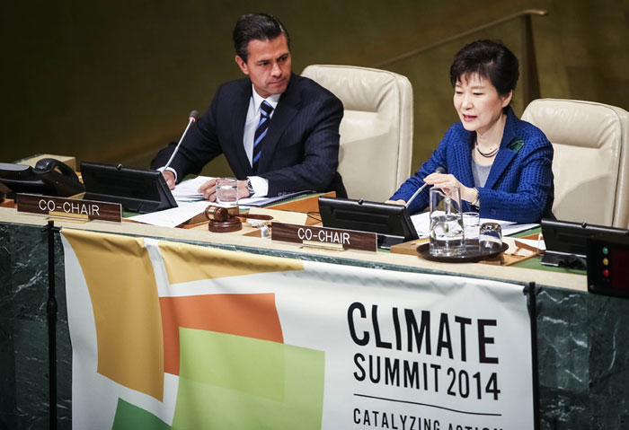 President Park Geun-hye (right) and Mexican President Enrique Peña Nieto co-chair the meeting of the U.N. Climate Summit 2014 on September 23 at U.N. headquarters. (photo: Yonhap News)