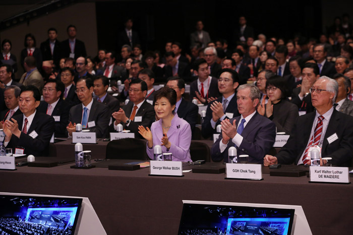 President Park Geun-hye (center, front row) attends the opening ceremony of the Asian Leadership Conference on March 3 in Seoul. (photo: Cheong Wa Dae)