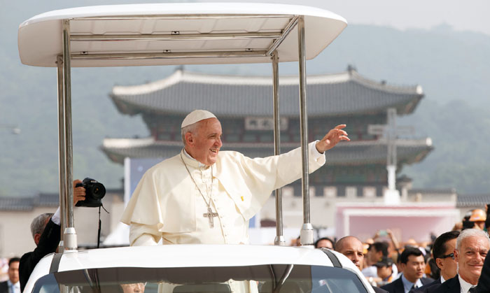 Pope_Gwanghwamun3_L47.jpg
