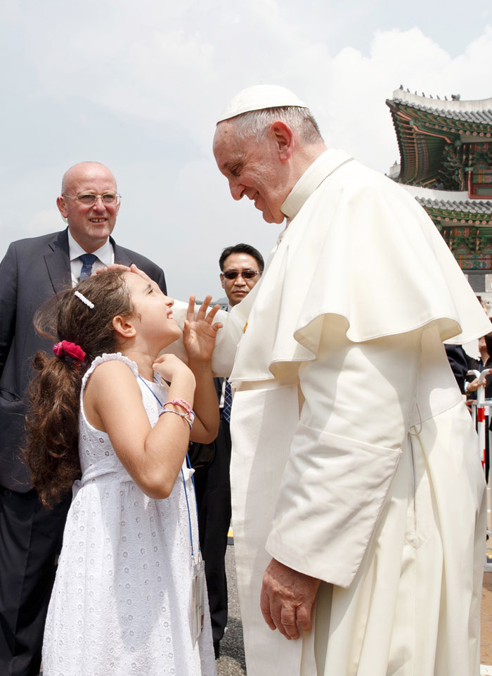 Pope_Gwanghwamun3_L49.jpg