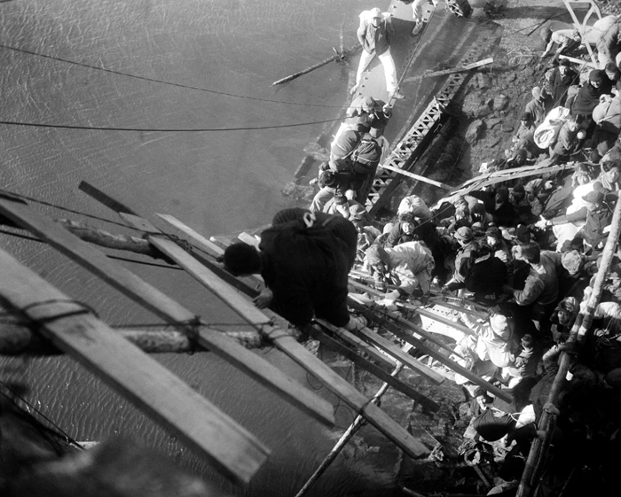 The 1951 Pulitzer Prize-winning photograph “Korean War” was taken by former AP photographer Max Desfor. (photo courtesy of the Associated Press)