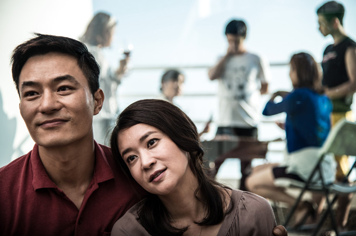 Winner of the 2007 Pulitzer Prize for drama, the play “Rabbit Hole” is on stage at the Daehakro Arts Theater in Hyehwa-dong, Seoul, until September 6. (photos courtesy of the Joeun Theater)