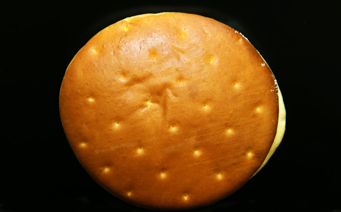 The sweet, white cream inside the dotted bun pleases people of all ages, making the bread Korea’s top snack for more than 50 years.
