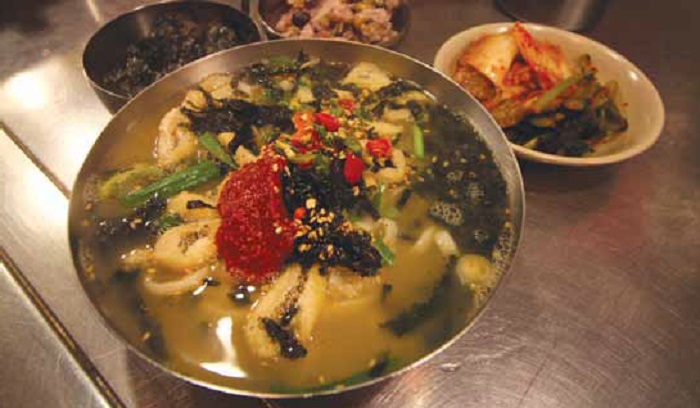 Seoul_Alley_Kalguksu_01.jpg