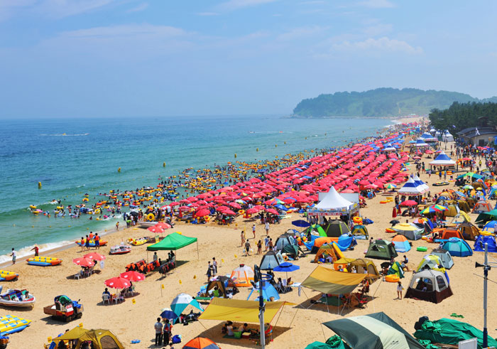Sokcho Beach (photo courtesy of Sokcho City)