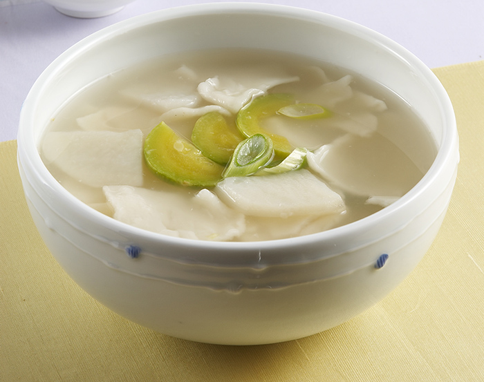 <i>Sujebi</i> is a hand-pulled dough soup made from flour batter, various vegetables and anchovy stock. The recipe isn't that hard, either. The dish is characterized for its warm broth and for the chewy texture of the dough.