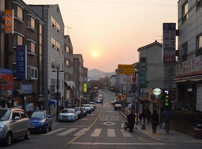 Sunset in Bukchon Hanok Village