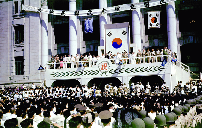 Taegeukgi_Photo_Exhibition_02.jpg