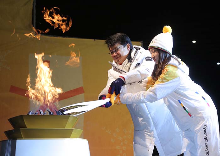 Torch_relay_chungnam_02.jpg