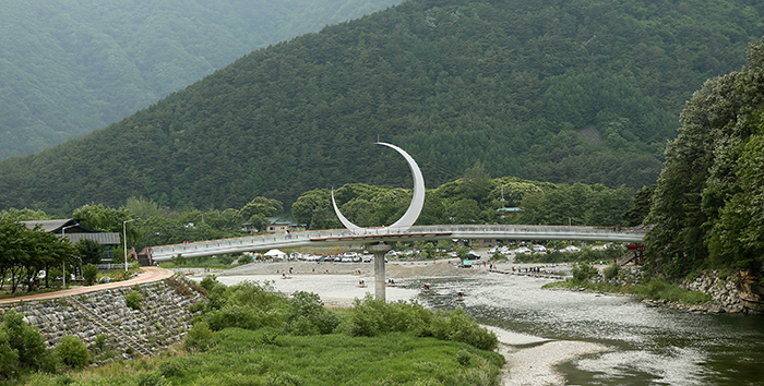 Jeongseon County, as seen from the miniature Scenery Train. (photo: Jeon Han)