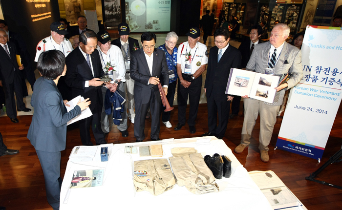  The 'Korean War Veterans' Donation Ceremony' is held at the War Memorial of Korea in Yongsan District, Seoul, on June 24. The donations will be on display at the U.N. Peace Memorial, which will open in October. (photo: the MPVA) 