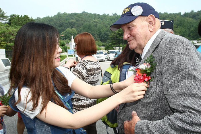 UN-veterans-140626-3.jpg