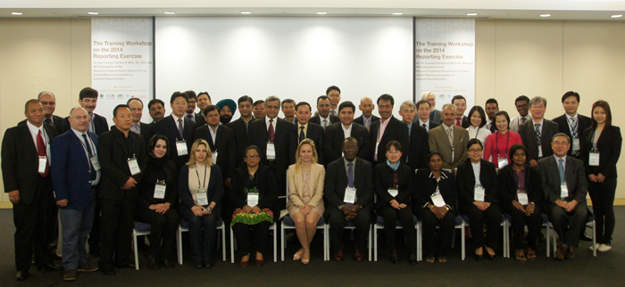 Participants pose together during the Asia Region Workshop, co-hosted by the Korea Forest Service and the secretariat of the United Nations Convention to Combat Desertification, on May 7 in Songdo, Incheon. (photo courtesy of the Korea Forest Service) 