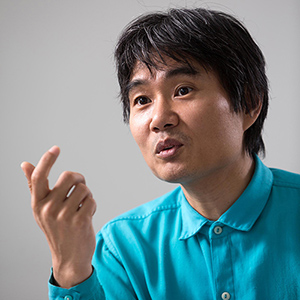 Director Bhak Jong Hwa of the Genome Research Foundation at UNIST leads the genome research team.