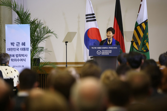 The audience listens to Park Geun-hye’s speech at the Dresden University of Technology, Germany, on March 28. (photo: Cheong Wa Dae)