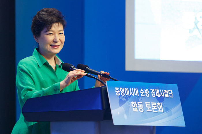 President Park Geun-hye delivers congratulatory remarks at an open forum in Seoul on July 7. (photos: Cheong Wa Dae)