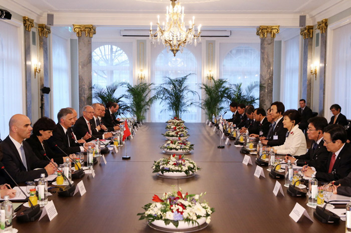 Korea-Switzerland summit (Photo: Cheong Wa Dae)