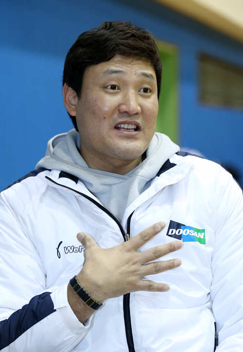 Doosan handball team coach Yoon Kyung-shin says, 'Handball represents my whole life. Doing that, I felt a range of emotions, from happiness and delight to anger and sorrow.' 