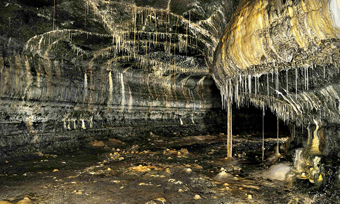 Discovered in 2005 by accident, the Yongcheon Cave is a unique specimen and was made a UNESCO World Natural Heritage site in 2007. (photo: Korea.net DB)