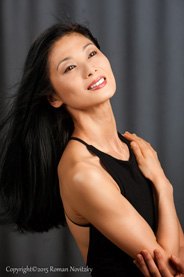 Korea National Ballet's artistic director is Kang Sue-jin.