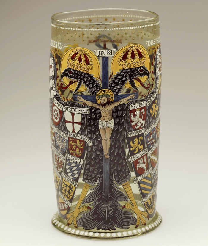 A beer mug produced in 1587 contains the image of an eagle and a coat of arms. 