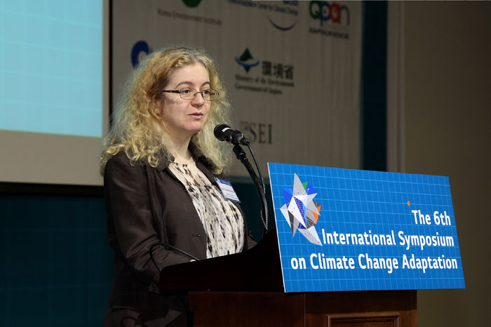 GCF Executive Director Hela Cheikhrouhou delivers opening remarks at the International Symposium on Climate Change Adaption on July 8. (photo courtesy of the Ministry of Environment)