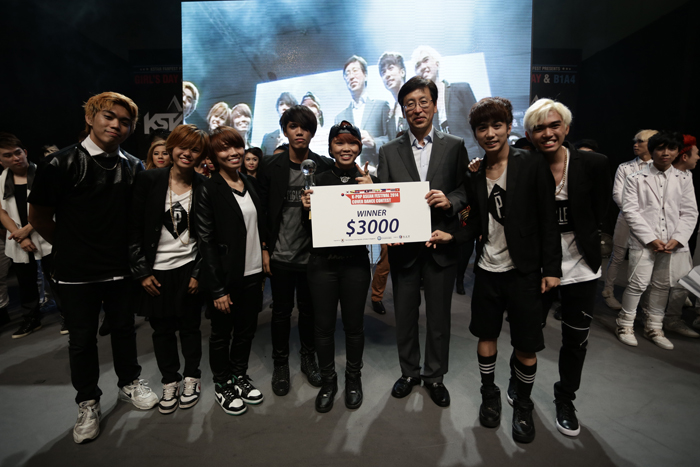 Se-eon, a team from the Philippines, wins the K-Pop ASEAN Festival 2014 Cover Dance Concert in Singapore on December 22. 