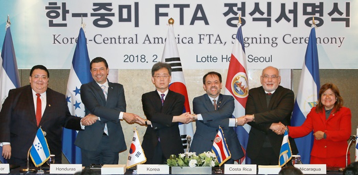 eykim_FTA_180223_text.jpg