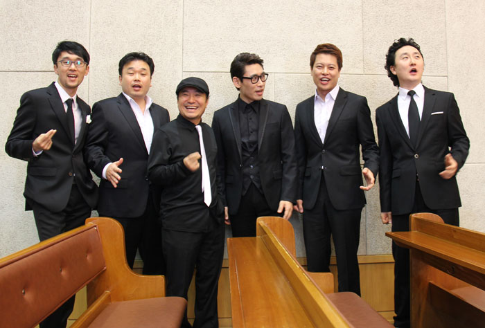 The Felice Singers say <I>trot</I> is fun and cheerful to sing, and they sing it like they sing opera songs. 