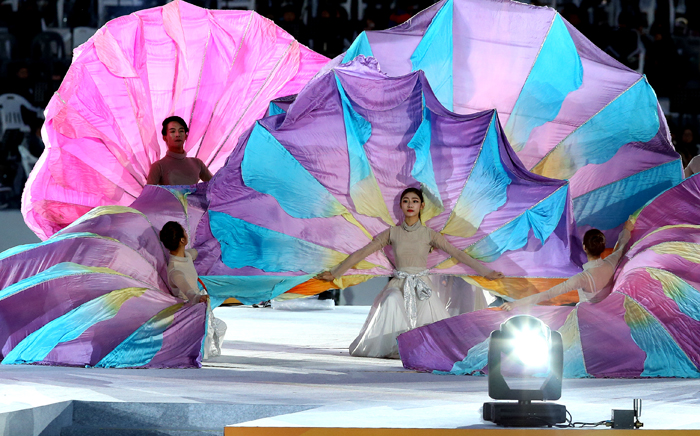  Colorful performances are held before the athletes enter the stadium during the opening ceremony of the National Sports Festival on Jeju Island on October 28. 