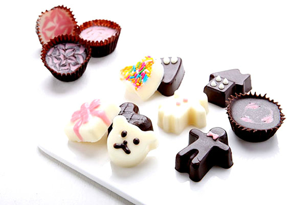 Fresh chocolates made from chocolate ready-mix packs are some of the yummiest snacks out there.