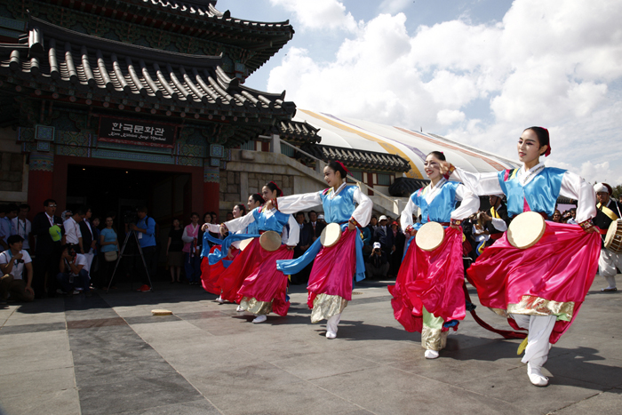 Over 10,000 people from 40 nations will participate in Silk Road Gyeongju 2015.