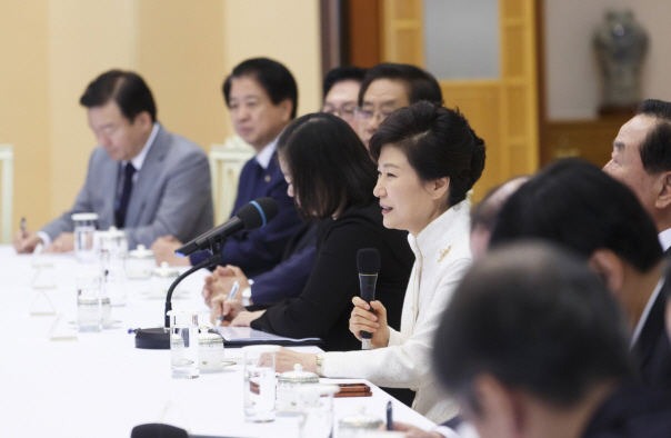 japan-141028-2.jpg