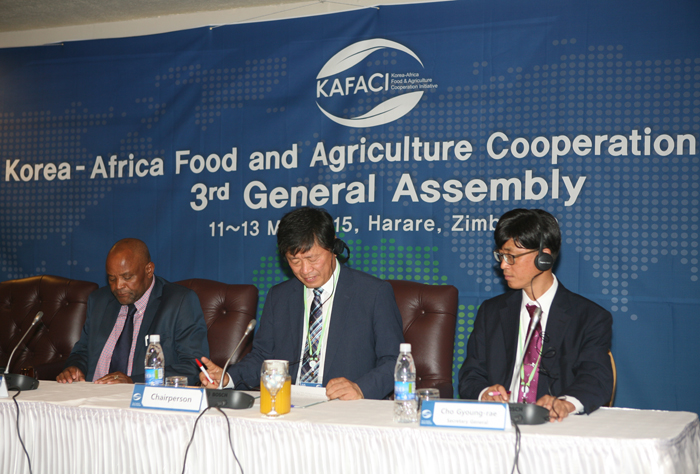 Representatives of the 19 member-nations of the KAFACI share information about their agricultural policies, research and development and training and education for farmers, at the general assembly meeting on May 12.
