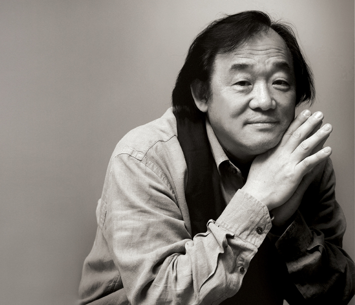Kun Woo Paik will perform Brahms' Piano Concerto No. 2 in B-flat major in Seoul with the Deutsche Kammerphilharmonie Bremen. 