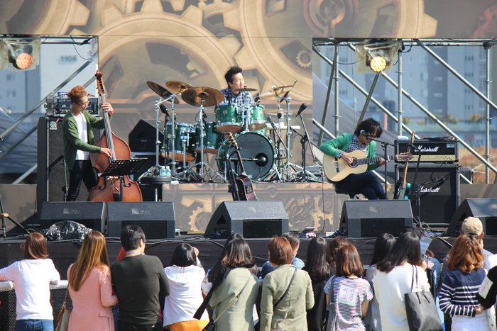The K Festival is held on October 3 and 4 in Moonlight Park in the Songdo International Business District in Incheon.